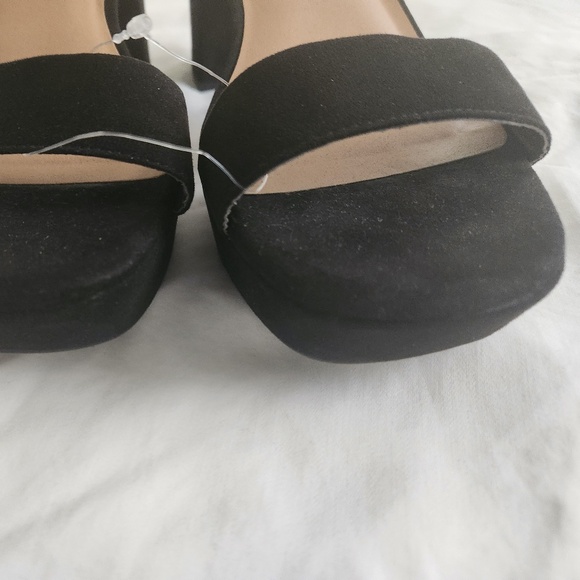 Women's Torrid Faux Black Suede w Ankle Strap Block Heel Platform Shoes 10.5 ww - Picture 14 of 15